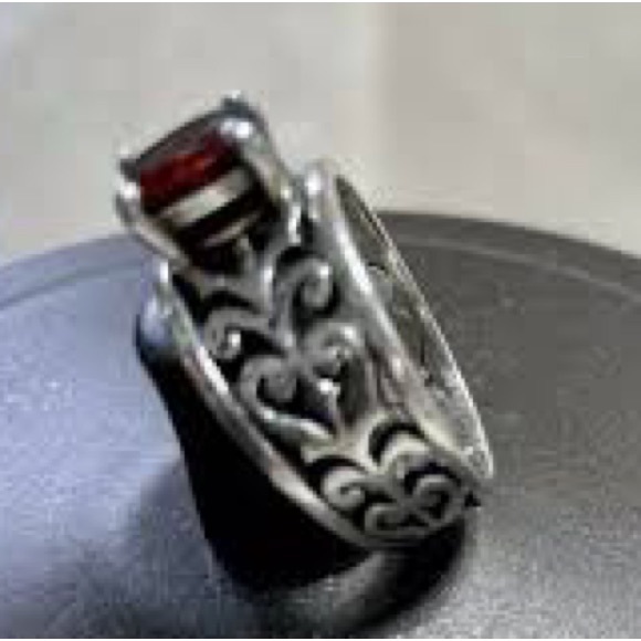 James Avery Adoree Ring with Garnet Gemstone - Picture 2 of 4